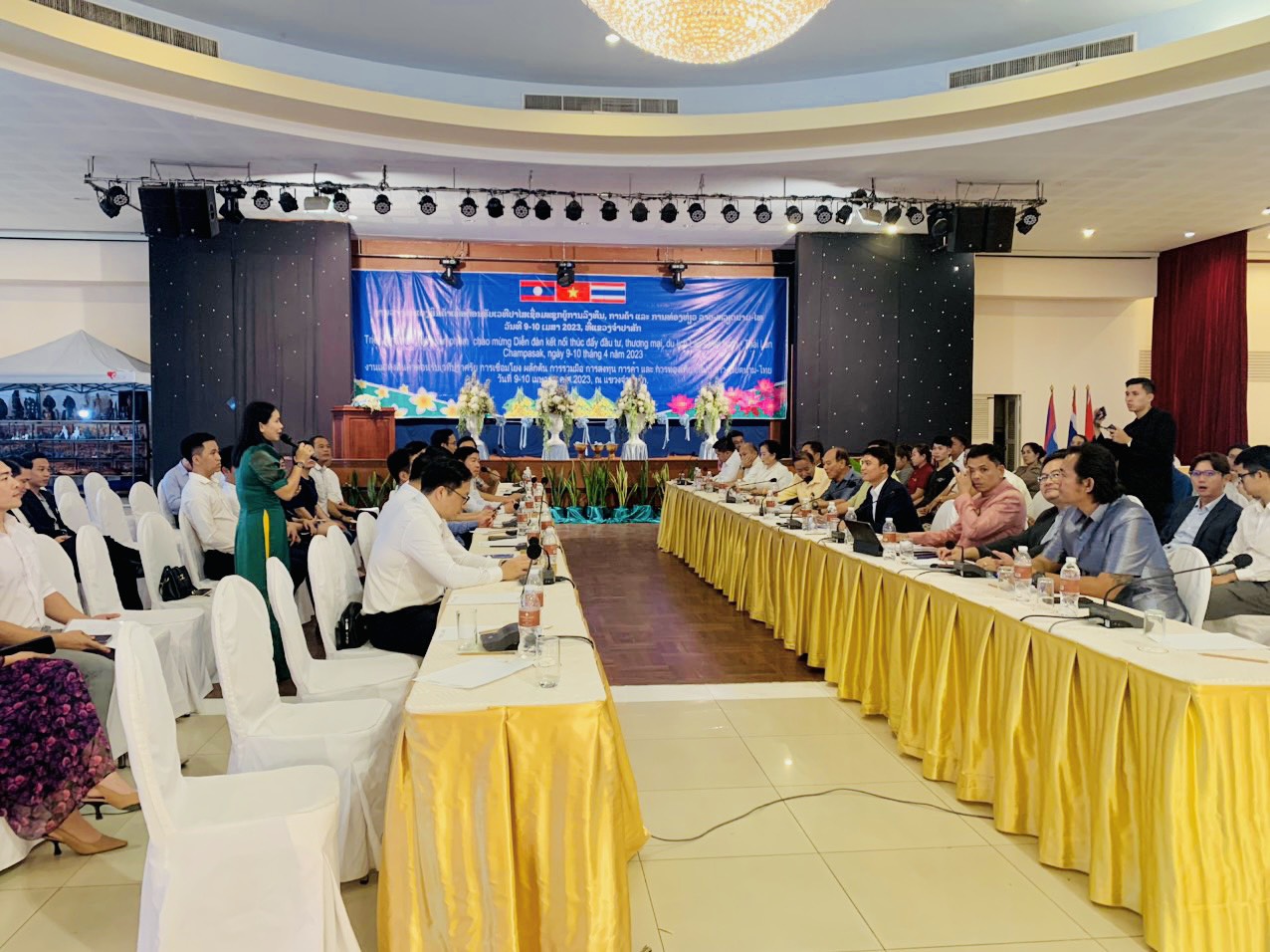 Đại diện nước mắm Ngọc Lan phát biểu ý kiến tại buổi tọa đàm xúc tiến Thương mại giữa Việt Nam, Lào và Thái Lan