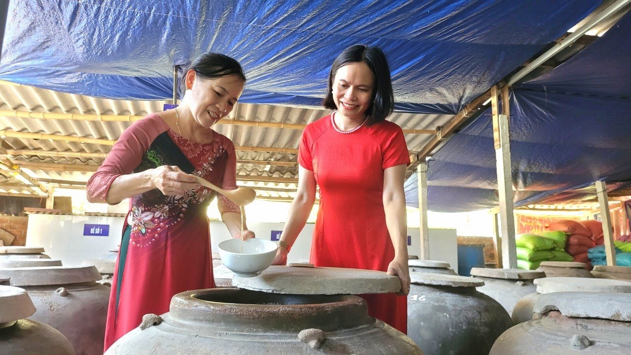HTX Nước mắm Ngọc Lan, một trong 3 đơn vị đoạt giải Nhất trong chương trình “Phụ nữ hợp tác - kiến tạo tương lai“. Ảnh: H.Q
