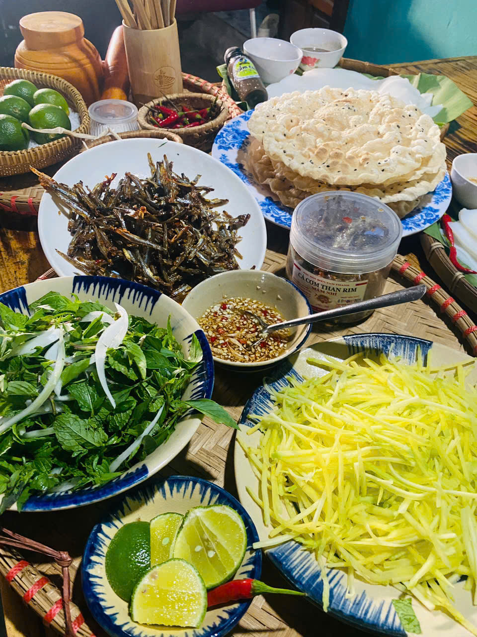 Cá cơm than rim mắm nhỉ truyền thống Ngọc Lan – món ngon đưa cơm
